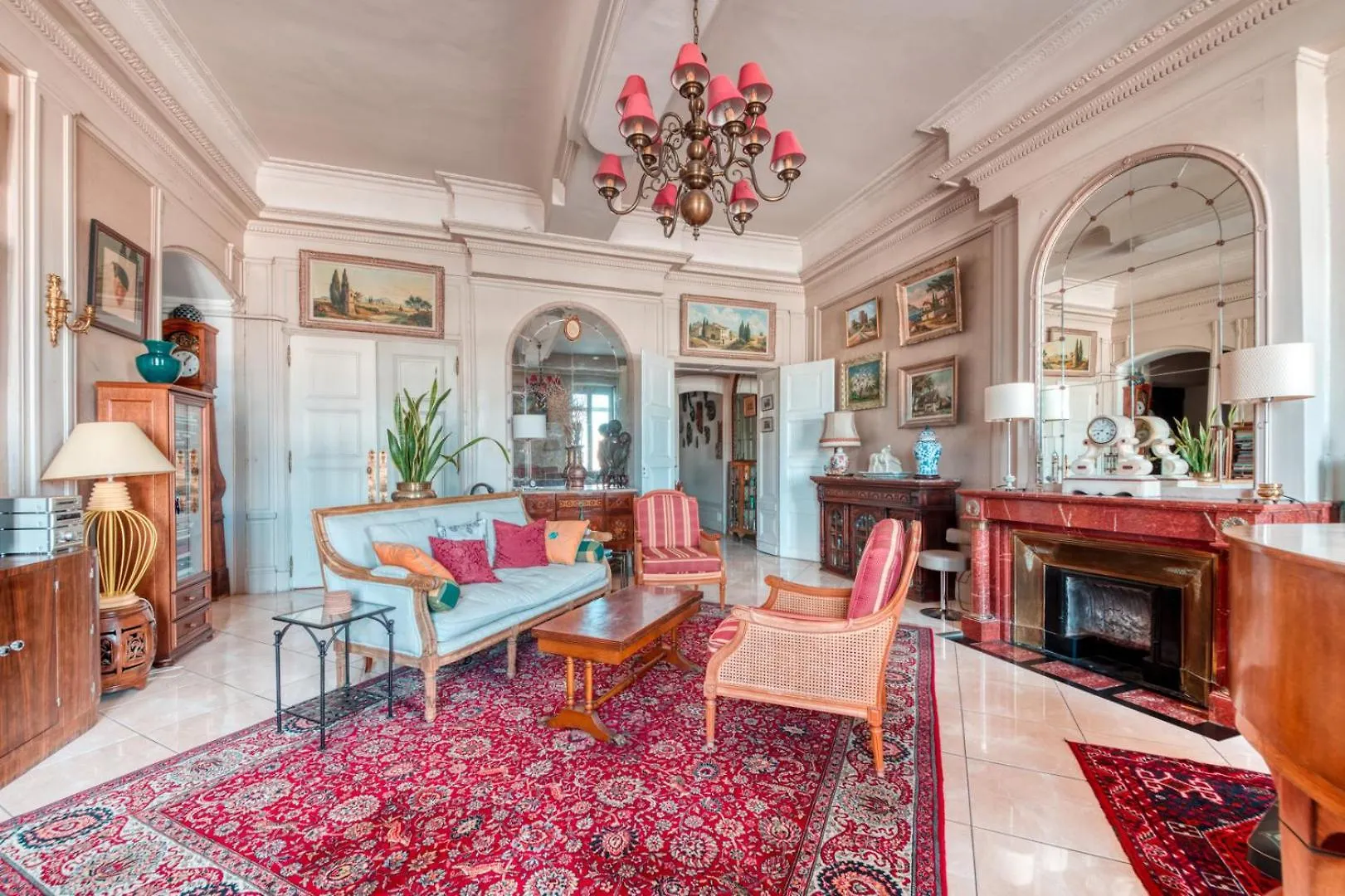 Guestready - Lyon Literary Retreat Amidst Antiques Daire Fransa