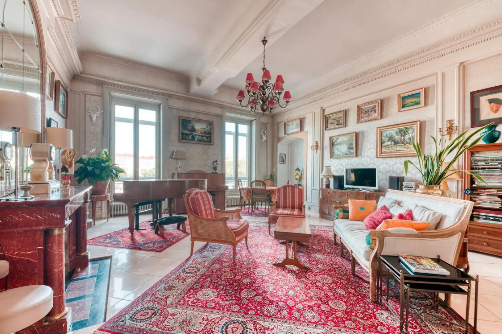 Guestready - Lyon Literary Retreat Amidst Antiques Apartment